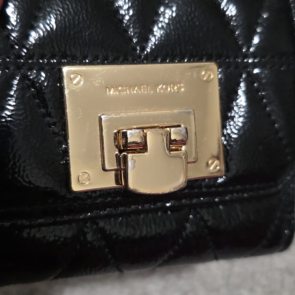 Michael Kors Vivianne Patent Leather Quilted Trifold Coin Wallet Black - Picture 3 of 9